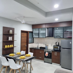 Luxury 2 bedroom, 2 bathroom seaside Apartment in Aquaview Complex